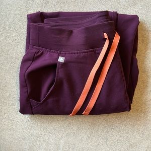 Dark raspberry figs Zamora joggers size small